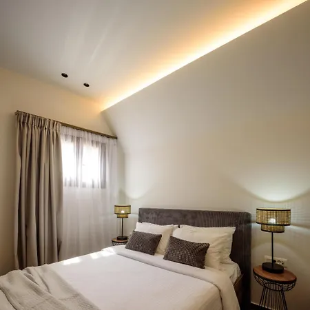 Arthur In Old Town Hotel *