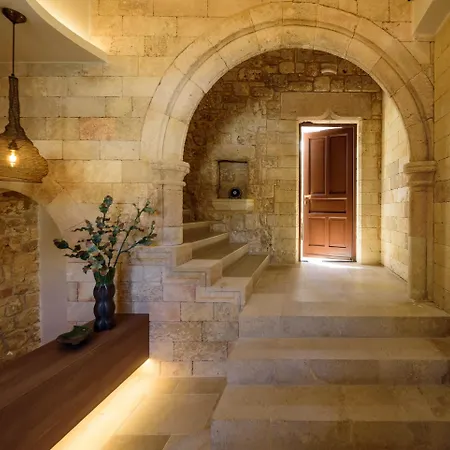 Arthur In Old Town * Rhodes City