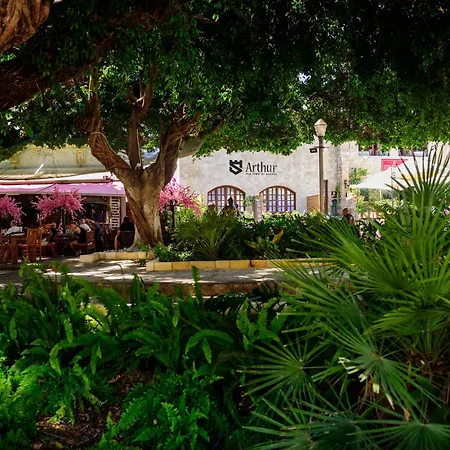 Arthur In Old Town * Rhodes City