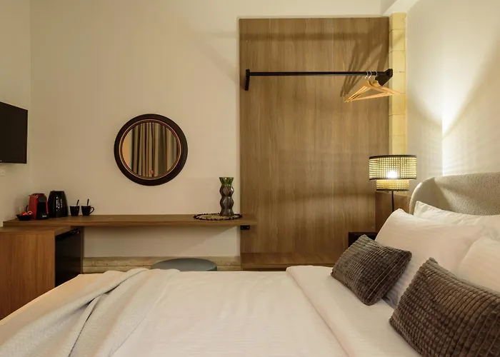 Arthur In Old Town * Rhodes City