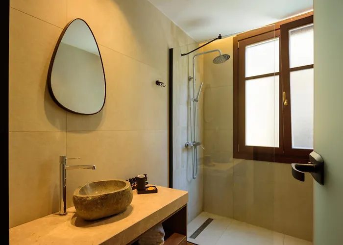 Arthur In Old Town * Rhodes City