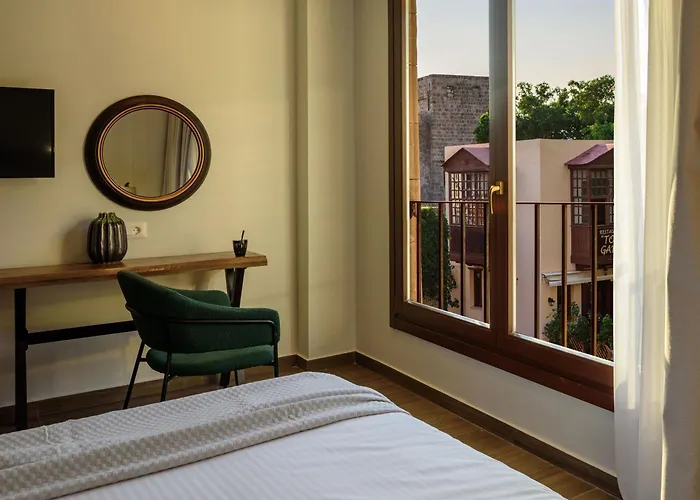 Arthur In Old Town * Rhodes City